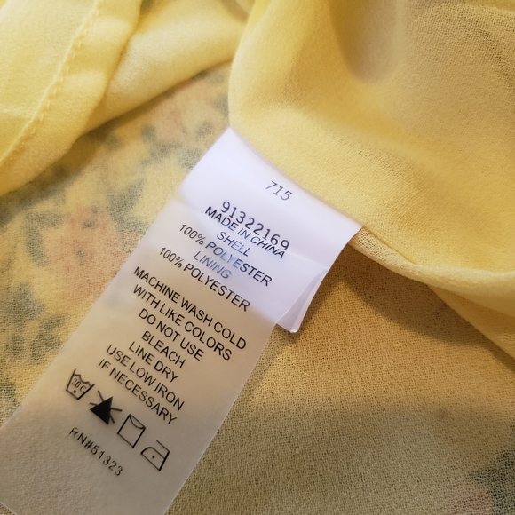 NWT Vince Camuto Blouse Size Medium - Picture 8 of 11